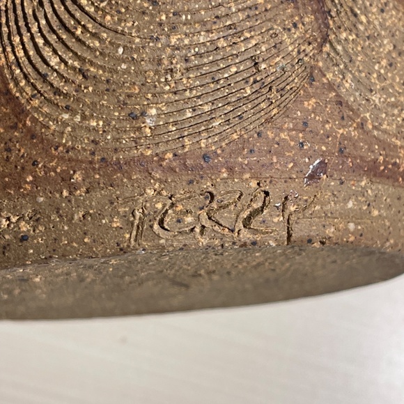 Jug Style Designed Pottery by TERRY - Picture 9 of 9